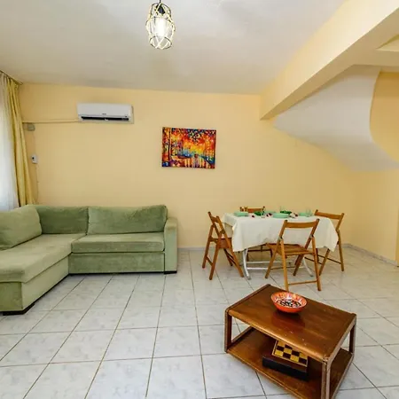 Lovely With 3 Bedrooms, 1006 Fethiye